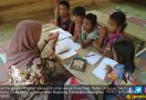 Dua Perempuan Ini Pahlawan Pendidikan Warga Suku Anak Dalam - JPNN.com