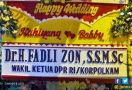 Tuh, Karangan Bunga dari Fadli Zon untuk Kahiyang-Bobby - JPNN.com