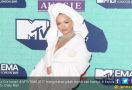 Gaun Mandi Rita Ora Hebohkan MTV EMAs 2017 - JPNN.com