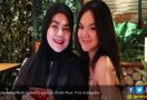 Sambil Peluk Anak-anaknya, Sarita Mantap Bercerai - JPNN.com