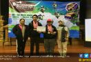 Hebat! Dua Pelajar Surabaya Menang Kompetisi Robot di Jepang - JPNN.com