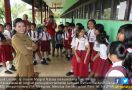 Cegah DBD, Bupati Karolin Sambangi Sekolah dengan Konsep 3 M - JPNN.com