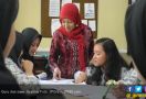 3 Syarat Guru Honorer Daftar CPNS, Sungguh Berat - JPNN.com