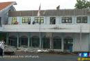 Atap Sekolah Ambruk, Dua Siswa Jadi Korban - JPNN.com