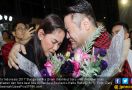 Bunga Jelitha Menangis Haru Dipeluk Ivan Gunawan - JPNN.com