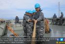 Prajurit KRI Latihan Transfer BBM Antarkapal di Laut Banda - JPNN.com