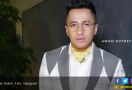 Irfan Hakim Umrah Bareng 91 Orang Keluarga Besarnya - JPNN.com