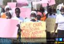 Menderita dan Dilupakan Dunia, Ibu-Ibu Sudan Turun ke Jalan - JPNN.com