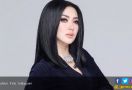 Pamer Tas Mewah Zaman Kuliah, Syahrini Bikin Fan Melongo - JPNN.com