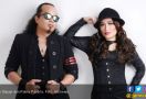 Nur Bayan Ajak Ratna Pandita Berdangdut Hip Hop - JPNN.com