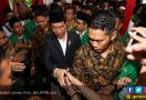 Luhut Ungkap Teman Salat Jumat Jokowi saat Kecil - JPNN.com