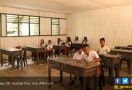 Gagal PPDB, 447 Siswa Tamatan SD Putus Sekolah Lantaran tak Punya Biaya ke Swasta - JPNN.com