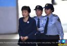 Timpuk Eks Presiden Korup, Pria Korsel Dihukum 1 Tahun Penjara - JPNN.com