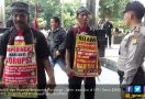Laporkan Korupsi ke KPK, 2 Warga Ponorogo Jalan Kaki 27 Hari - JPNN.com