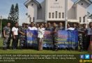 Prajurit TNI AL Bekerja Bakti di Lingkungan Gereja - JPNN.com