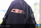 Indadari Cekikikan saat Dirukiah, Mengaku Ratu Blorong - JPNN.com