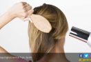 Jaga Jarak Saat Pakai Alat Pengering Rambut - JPNN.com