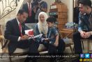 Ketika Presiden Jokowi Takziah ke Rumah Mendiang Sys NS - JPNN.com