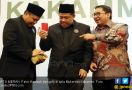 Coba Tebak! Untuk Siapa Kartu Merah di Tangan Fahri Hamzah - JPNN.com