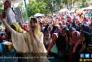 Arumi Bachsin Tebar Pesona Jelang Pilkada Jatim - JPNN.com