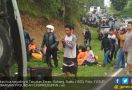 Kecelakaan di Tanjakan Emen: Sopir Bus 'Bernyanyi' - JPNN.com