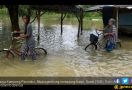 Warga Muaragembong Masih Dilanda Banjir - JPNN.com