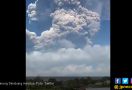 Gunung Sinabung Meletus, Lihat, Tinggi Sekali.. - JPNN.com