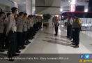 Polisi Jaga Ketat Terminal Kedatangan Bandara Soetta - JPNN.com