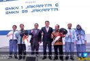 Mitsubishi Donasi 2 Truk Colt Diesel ke SMK di Jakarta - JPNN.com