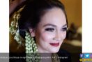 Beredar Foto Luna Maya Pakai Baju Pengantin, Ternyata... - JPNN.com