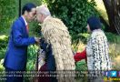 Cium Hidung Ala Maori Sambut Kehadiran Presiden Jokowi - JPNN.com