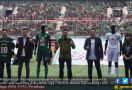 Alasan Bali United dan Persebaya Tolak Apparel Resmi - JPNN.com