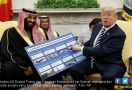 Tawa Lepas Pangeran Mohammed Usai Membeli Senjata dari Trump - JPNN.com
