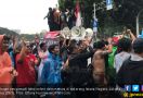 Aksi Demonstrasi Pengemudi Taksi Online, Satu Pingsan - JPNN.com