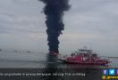 Kapal Tanker Terbakar Karena Ceceran Minyak, Pertamina: Hoax - JPNN.com