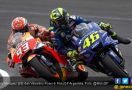 MotoGP 2018: Rossi Simpan Foto Senggolan dengan Marc Marquez - JPNN.com