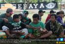 PS Tira - Persebaya: Bonek Jogja Siapkan Ribuan Nasi Bungkus - JPNN.com