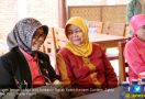 Ibunda Jokowi Mampir, Bupati Hingga Dandim Ikut Menyambut - JPNN.com