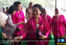 Ibu Iriana dan Mufidah Kompak Pakai Pink di Hari Kartini - JPNN.com