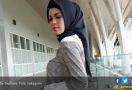 Delia Rayakan IdulAdha di Palembang, Kurban di Jakarta - JPNN.com