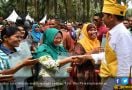 Di Depan Jokowi, Honorer K2 Riau Minta Diangkat CPNS - JPNN.com