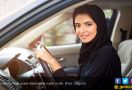 24 Juni, Wanita Arab Resmi Bebas Nyetir Mobil dan Motor - JPNN.com