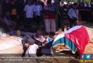 Haru, Ciuman Kapolda di Kening Iptu Auzar sebelum Pemakaman - JPNN.com
