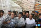 Pakai Kaus Loreng, Sandi Ajak Pejabat Kementan Berperang - JPNN.com