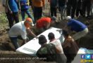 Jenazah Teroris Bom Surabaya Dikubur Dalam Satu Liang - JPNN.com