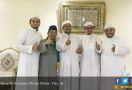 Tak Pulang ke Indonesia, Ternyata Habib Rizieq Nikahkan Putrinya di Arab Saudi - JPNN.com