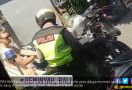 Ada Video Polisi Ngobrol dengan Turis, Konon demi Minta Duit - JPNN.com