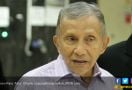 Tiba di Rumah Prabowo, Amien Rais Berjalan Cepat Tinggalkan Wartawan - JPNN.com