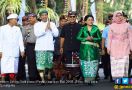 Dibalut Pakaian Adat, Jokowi Ikut Pawai Pesta Kesenian Bali - JPNN.com