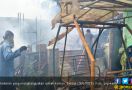 Kebakaran, Dua Balita Nyaris Terpanggang di Medan Sunggal - JPNN.com